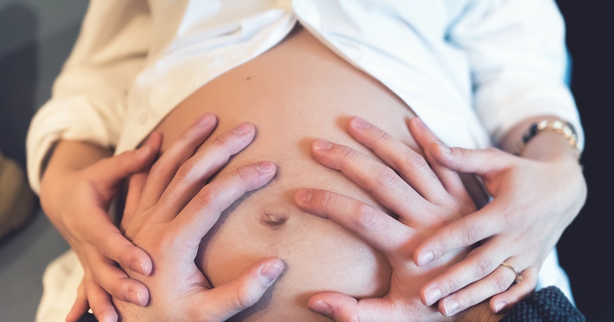 10 Healing Benefits Of Touching A Pregnant Belly Without Asking