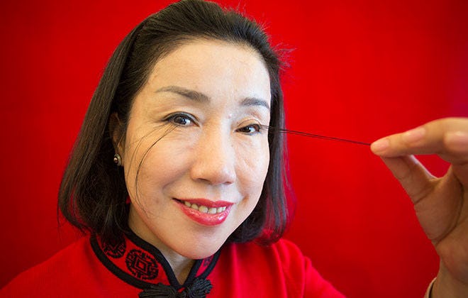 This Woman S Eyelashes Are Apparently The Longest In The World