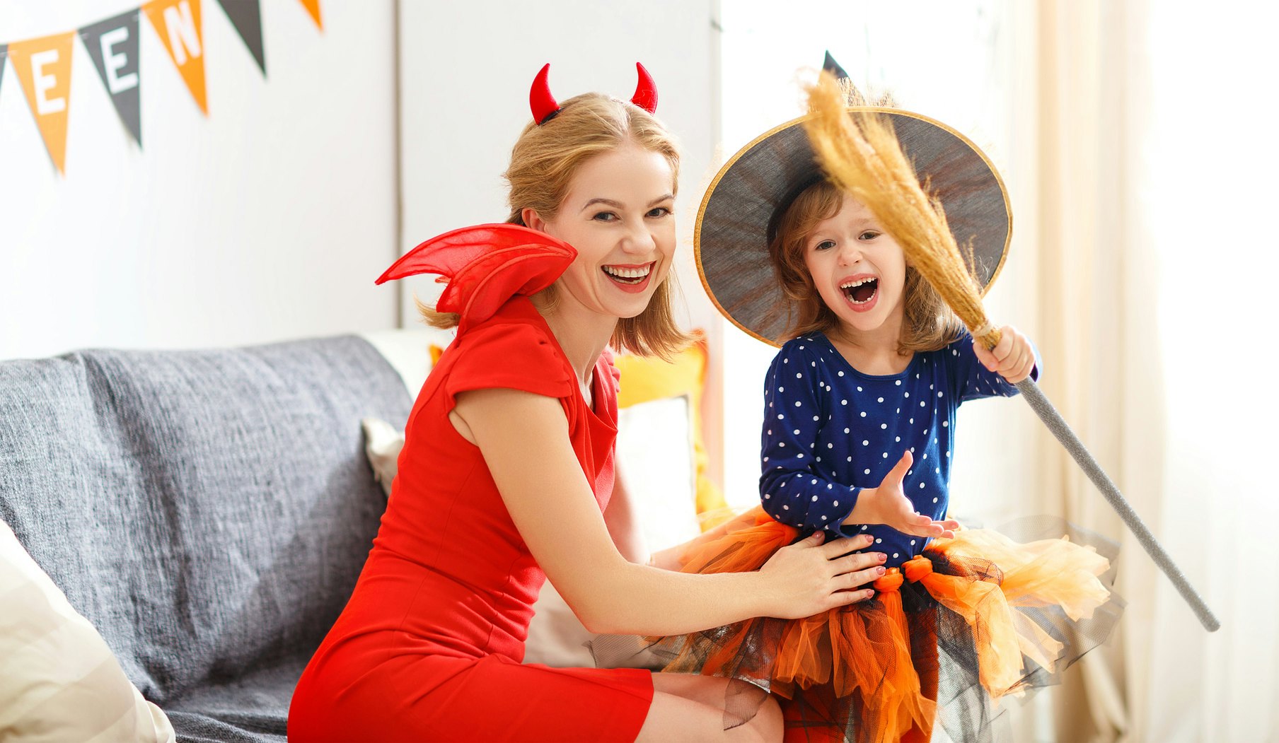 8 Easy Last Minute Halloween Costumes For Moms picture