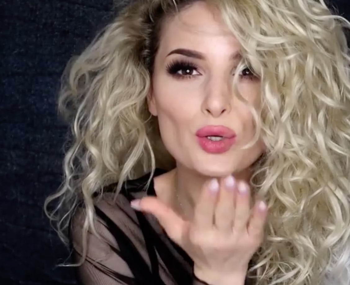 This Curly Hair Hack Involves A Kitchen Strainer & A Blow Dryer