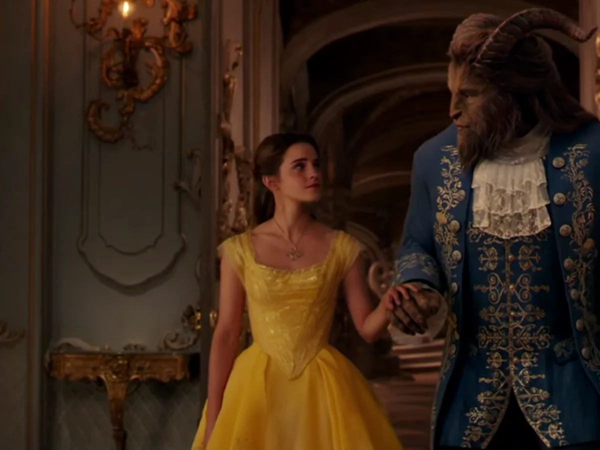How To Dress Like Emma Watson's Belle For A Dreamy Halloween How To Dress Like Emma Watson's Belle For A Dreamy Halloween