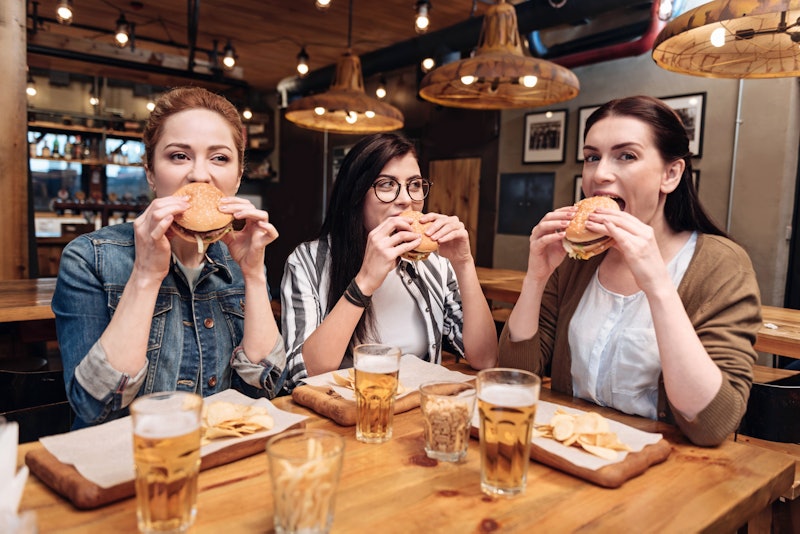 24 Millennial Women Reveal How Much They Really Spend Eating Out Each Month...