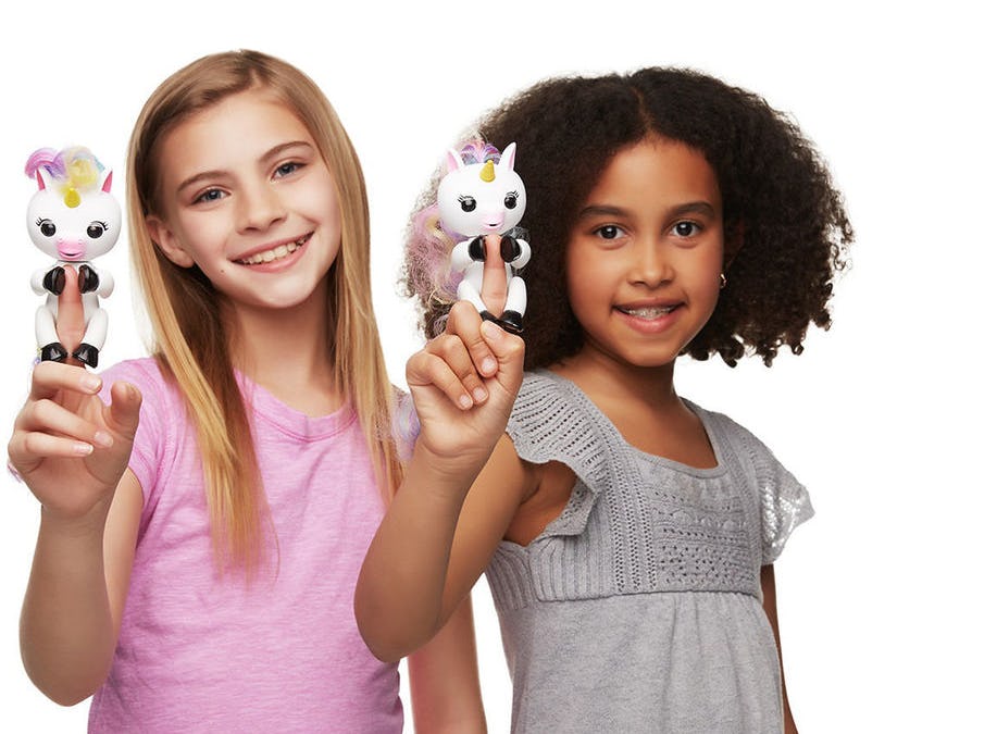 fingerlings toys r us