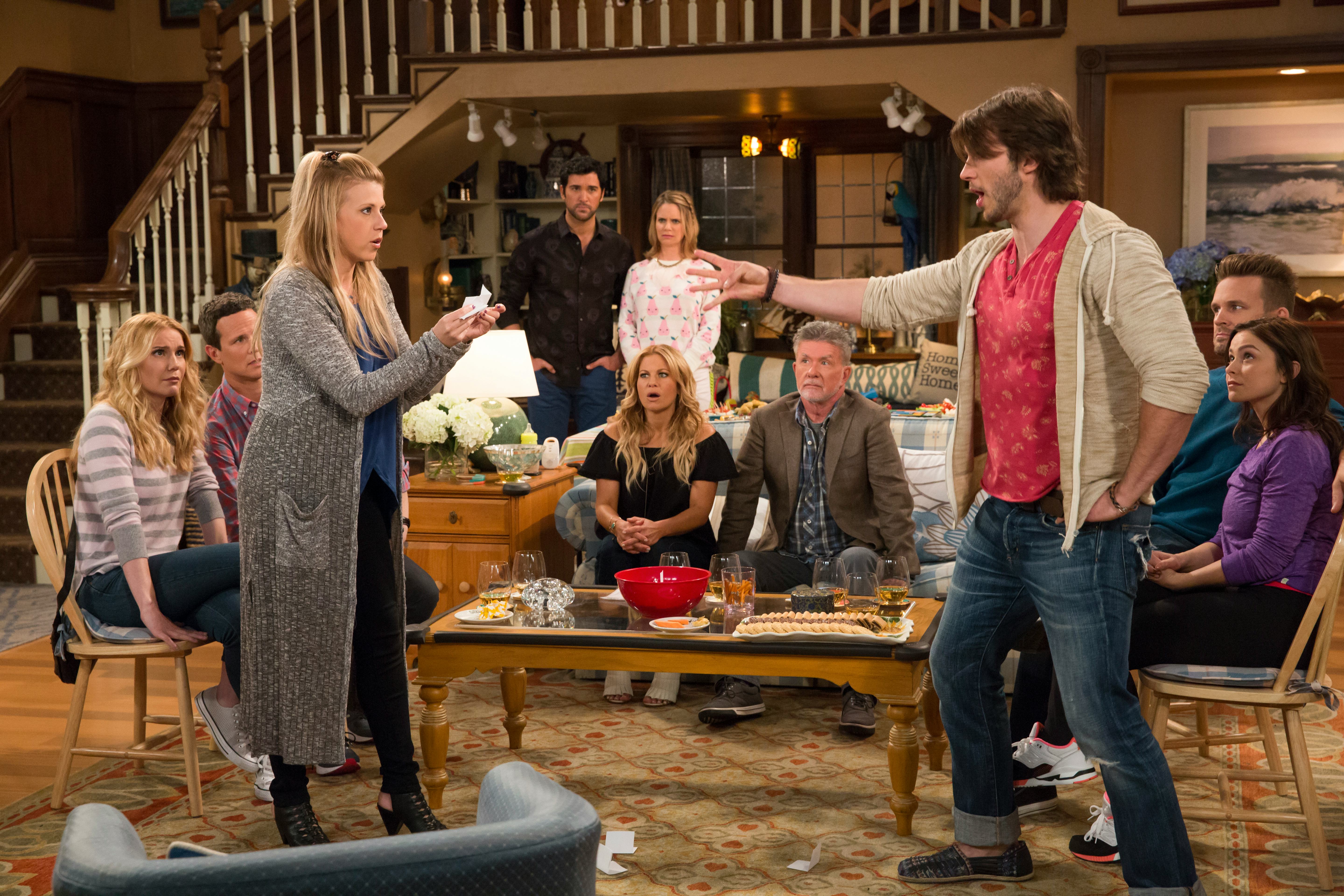 What Happened Between Stephanie & Jimmy In 'Fuller House' Season 2 Will