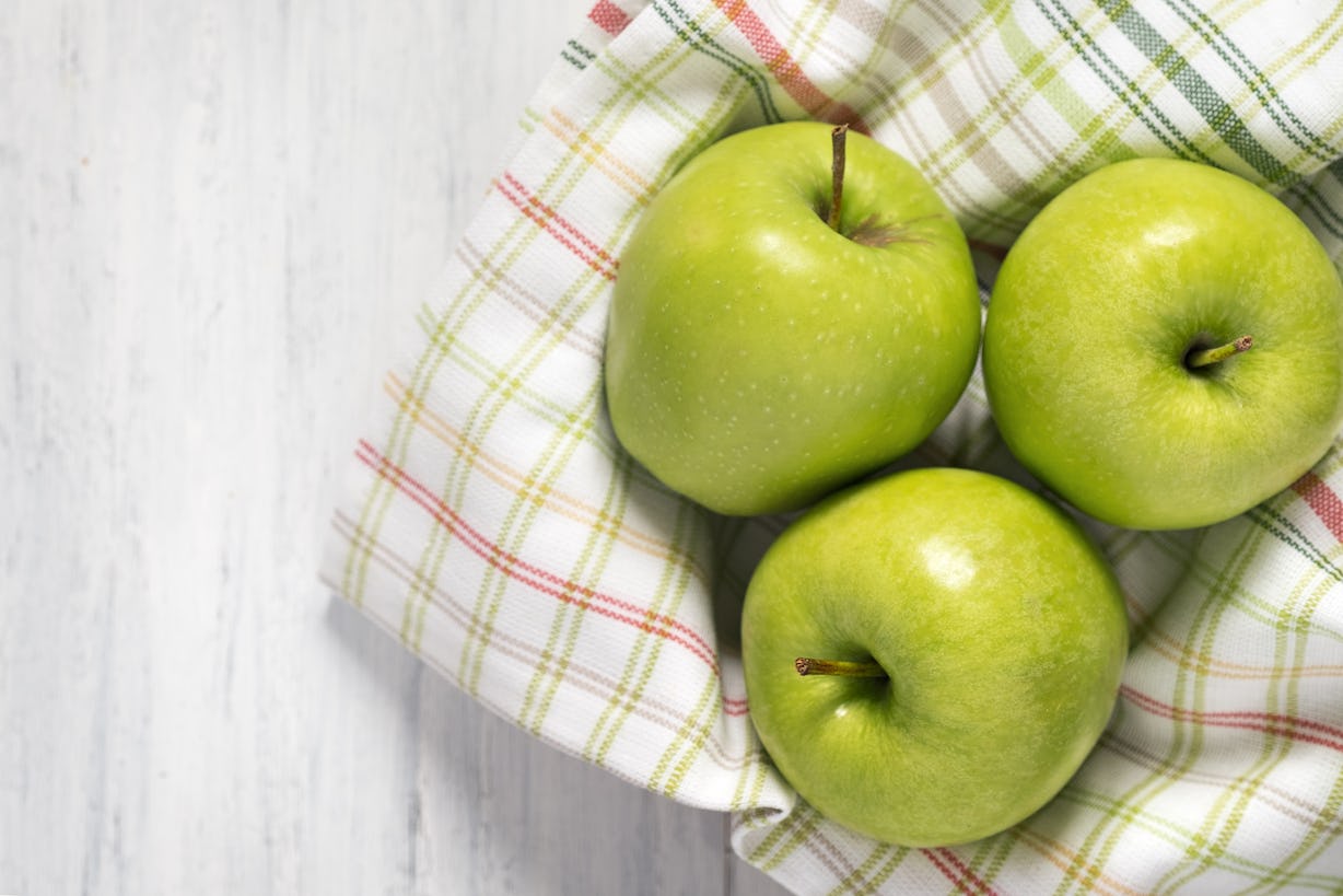 Do Green Apples Help With Morning Sickness? Science Explains
