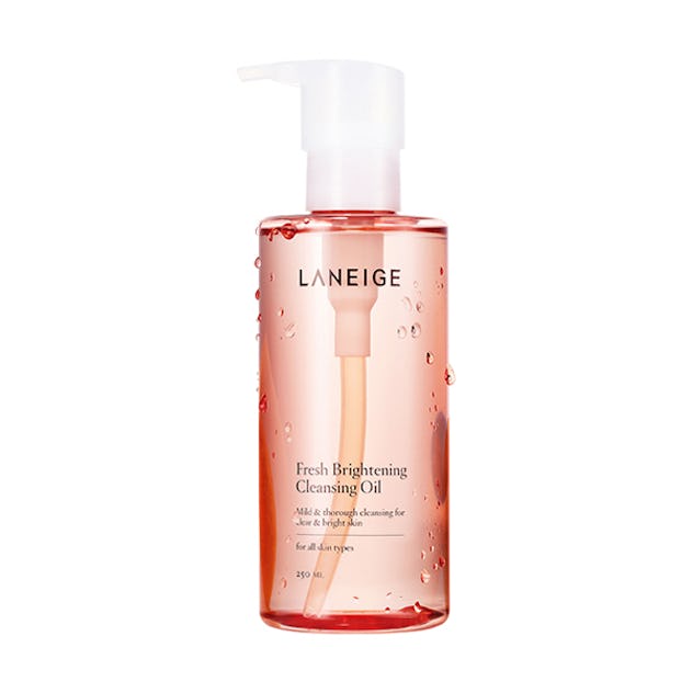 The 9 Best Oil Cleansers For Dry Skin