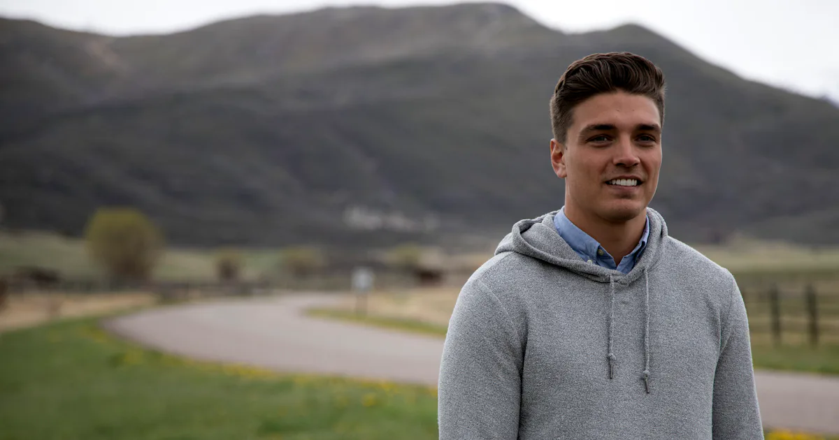 Photos Of Dean & Alex Visiting ‘The Bachelor’ Set Will Leave You With ...