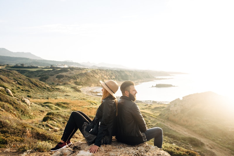 6 Unexpected Signs Your Partner Isn't Loyal, Even Though They've Never ...