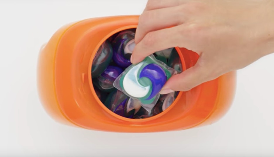 The Tide Pod Challenge Is A New Viral Trend That's Dangerous & Gaining
