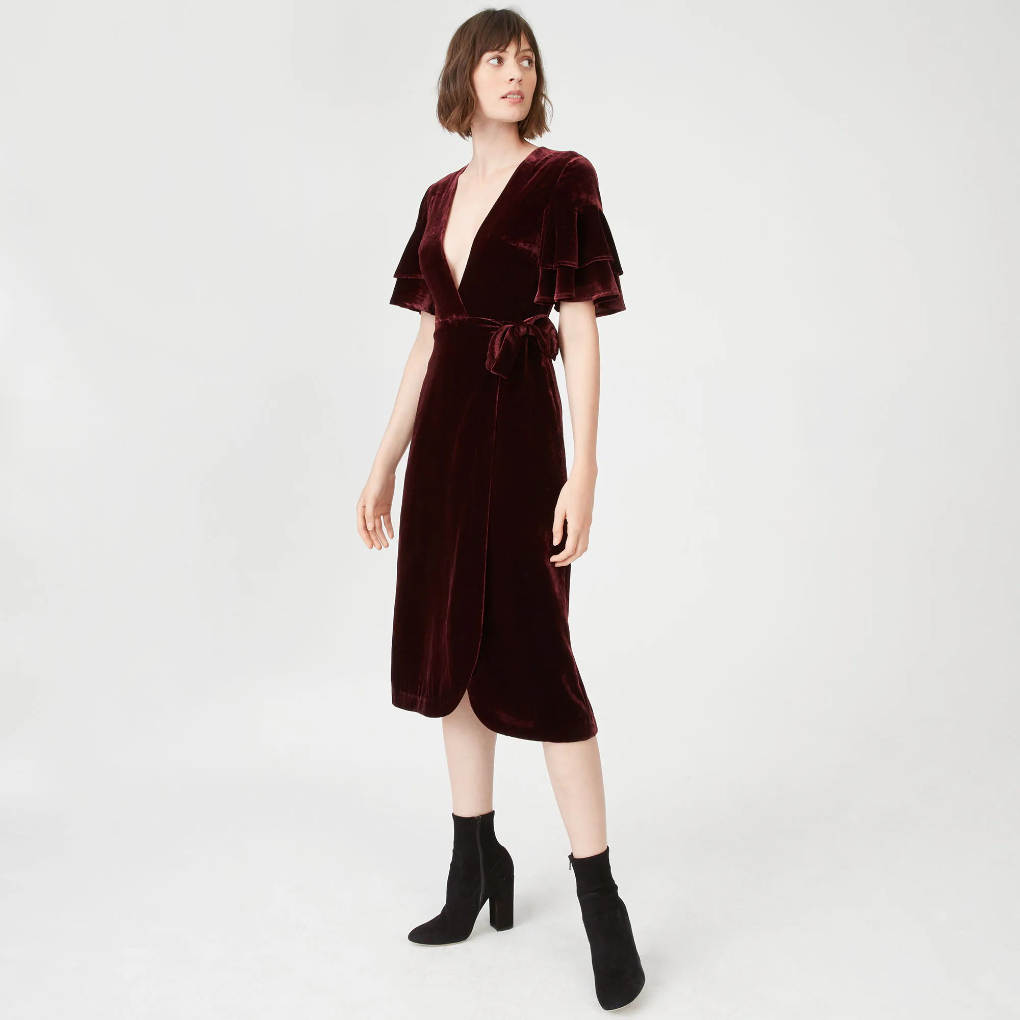 meghan markle christmas dress Meghan Markle's Holiday Wardrobe Is Made for a Duchess