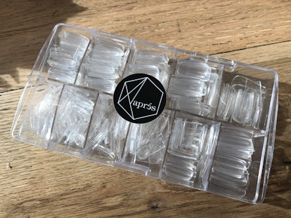 Apres Nails gel-negleforlængelsessæt er en nem og sund måde at få lange negle derhjemme.