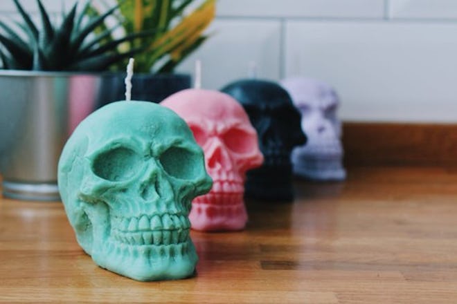 Soy Skull Candle