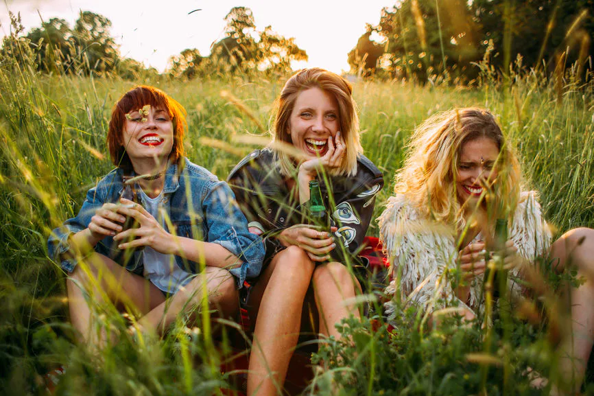 How To Let Go Of A Friendship, Because Having Fewer Mates Can Be ...