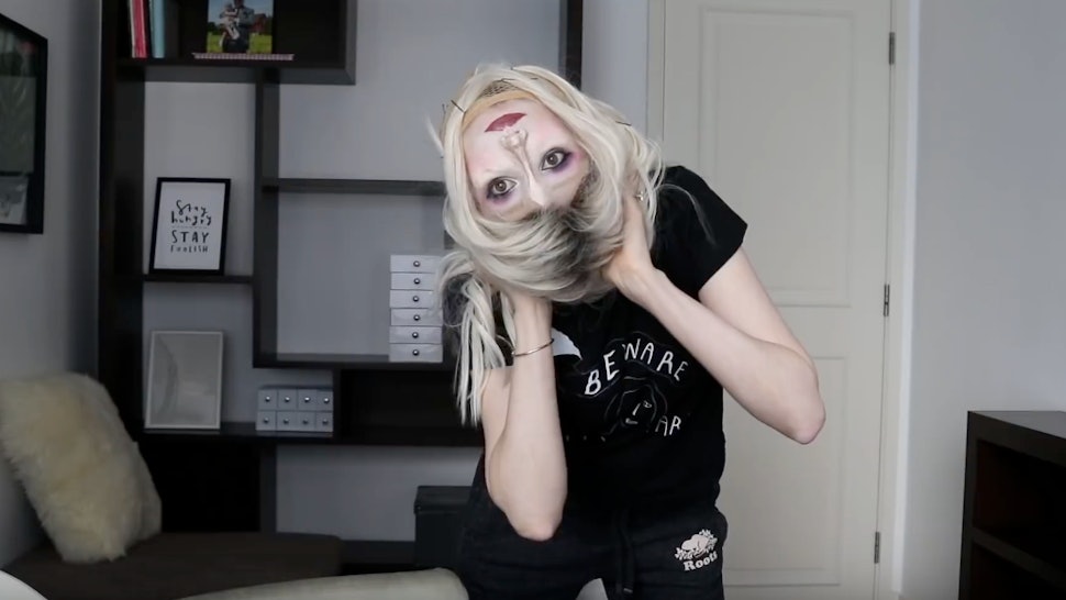 This Youtuber S Upside Down Face Makeup Tutorial Is The