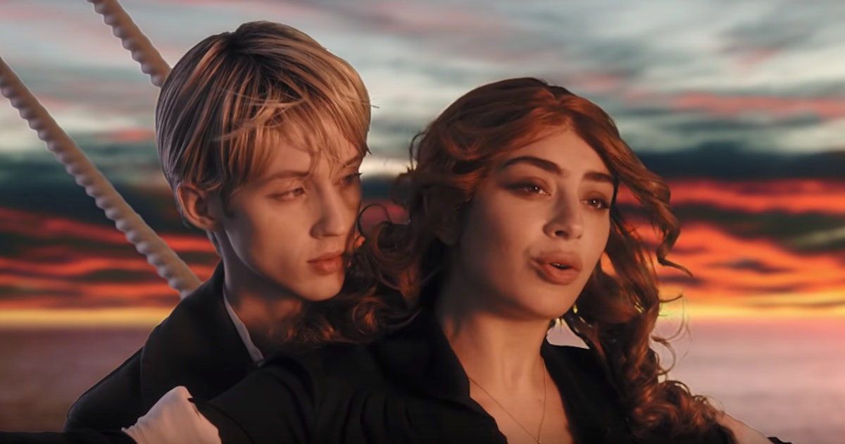 The '90s References In Charli XCX's