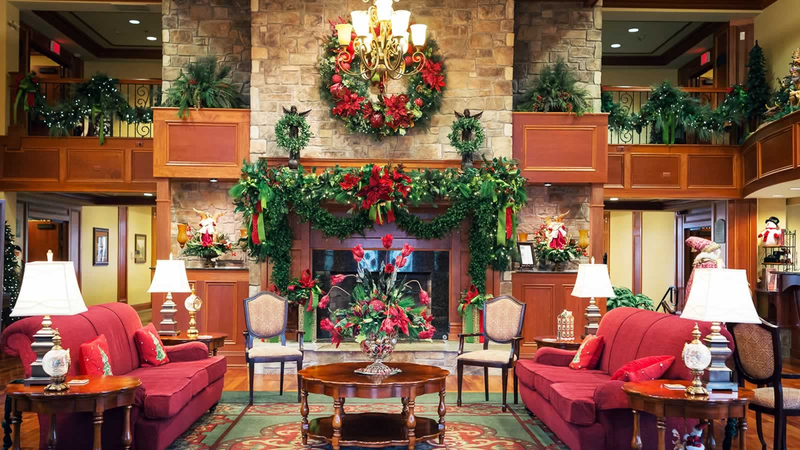 These 6 Christmas Themed Hotels Are Seriously Perfect To Spend The   763dae3f 6a7c 4b81 B1ae 53c521b82262 Hotel Lobby 