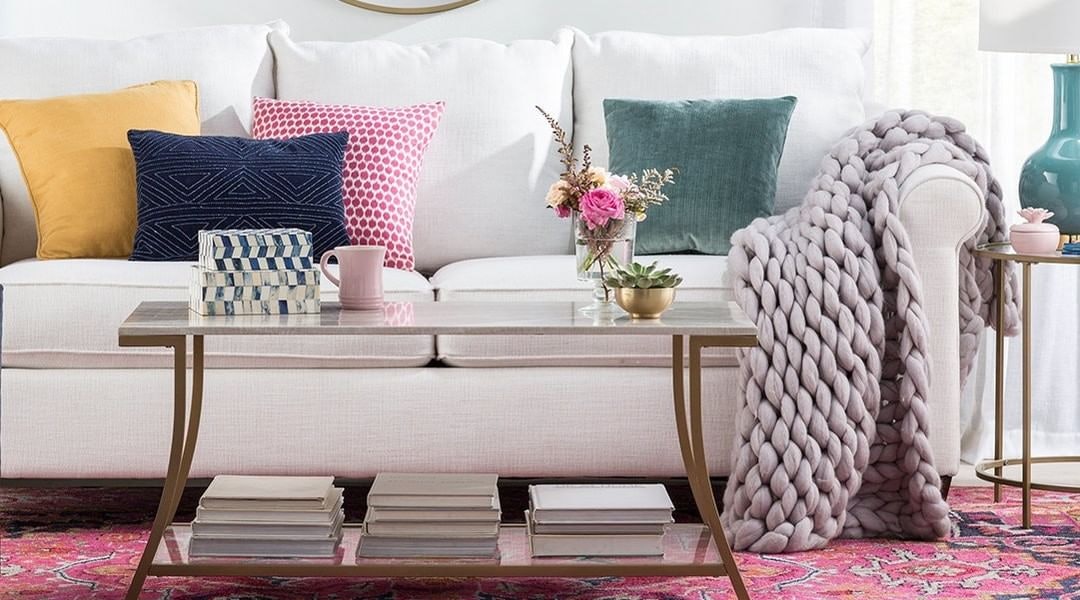 The Biggest Throw Rug Trends Right Now According To An