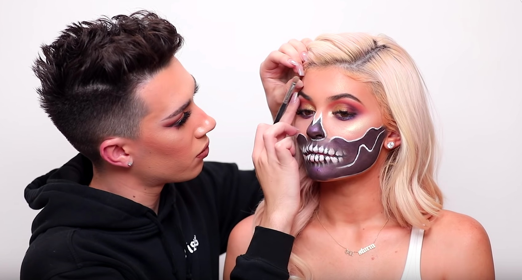 Maquillaje de Vampiresa para Halloween  Half face halloween makeup,  Halloween makeup easy, Halloween makeup tutorial