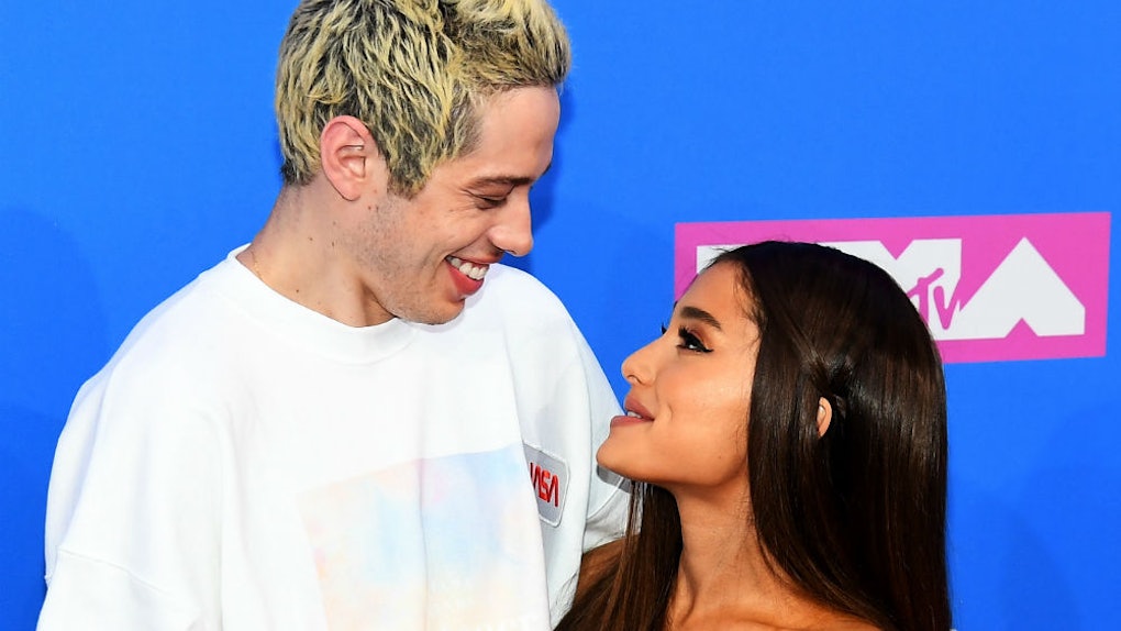 Download Ariana Grande Returned Her Engagement Ring To Pete Davidson HD Get Wallpaper Ariana Grande Returned Her Engagement Ring To Pete Davidson For Android Free