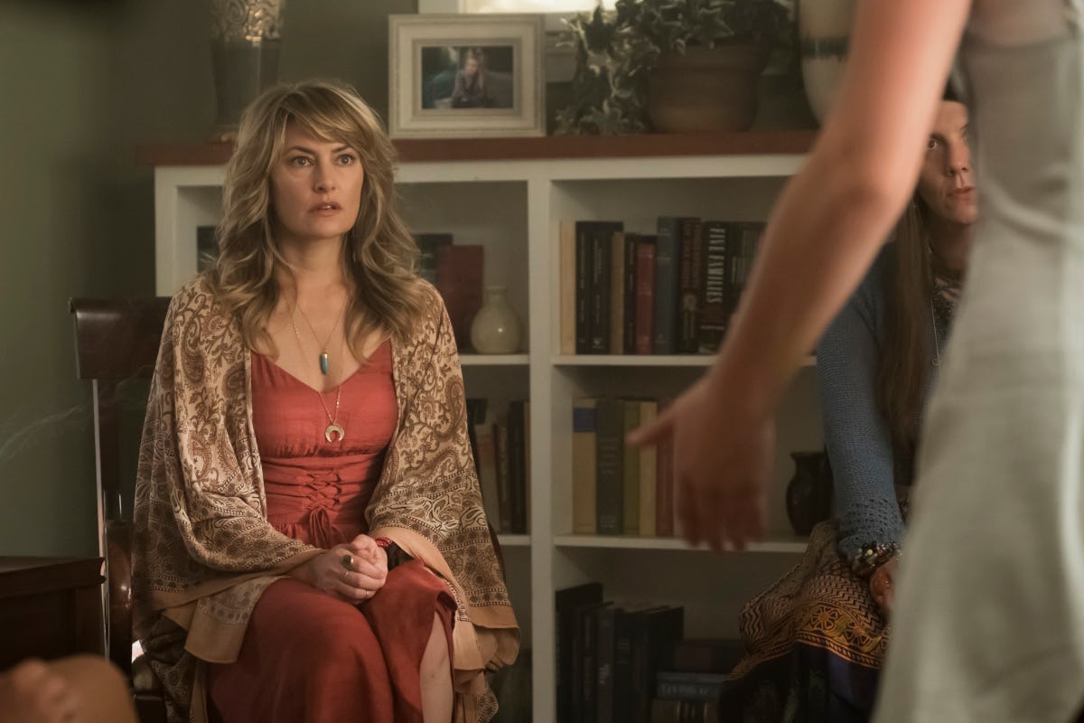 New Photos From 'Riverdale' Season 3 Episode 3 Introduce Evelyn Evernever