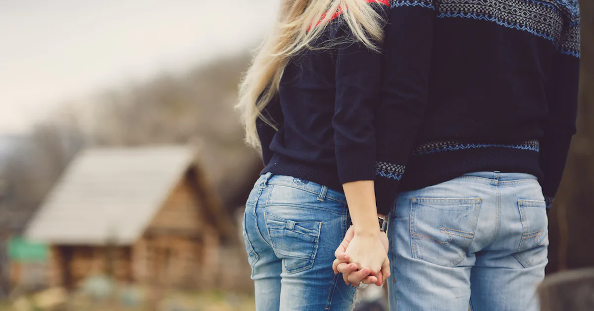 What Codependent Behavior Looks Like These Days (And How To Change It)