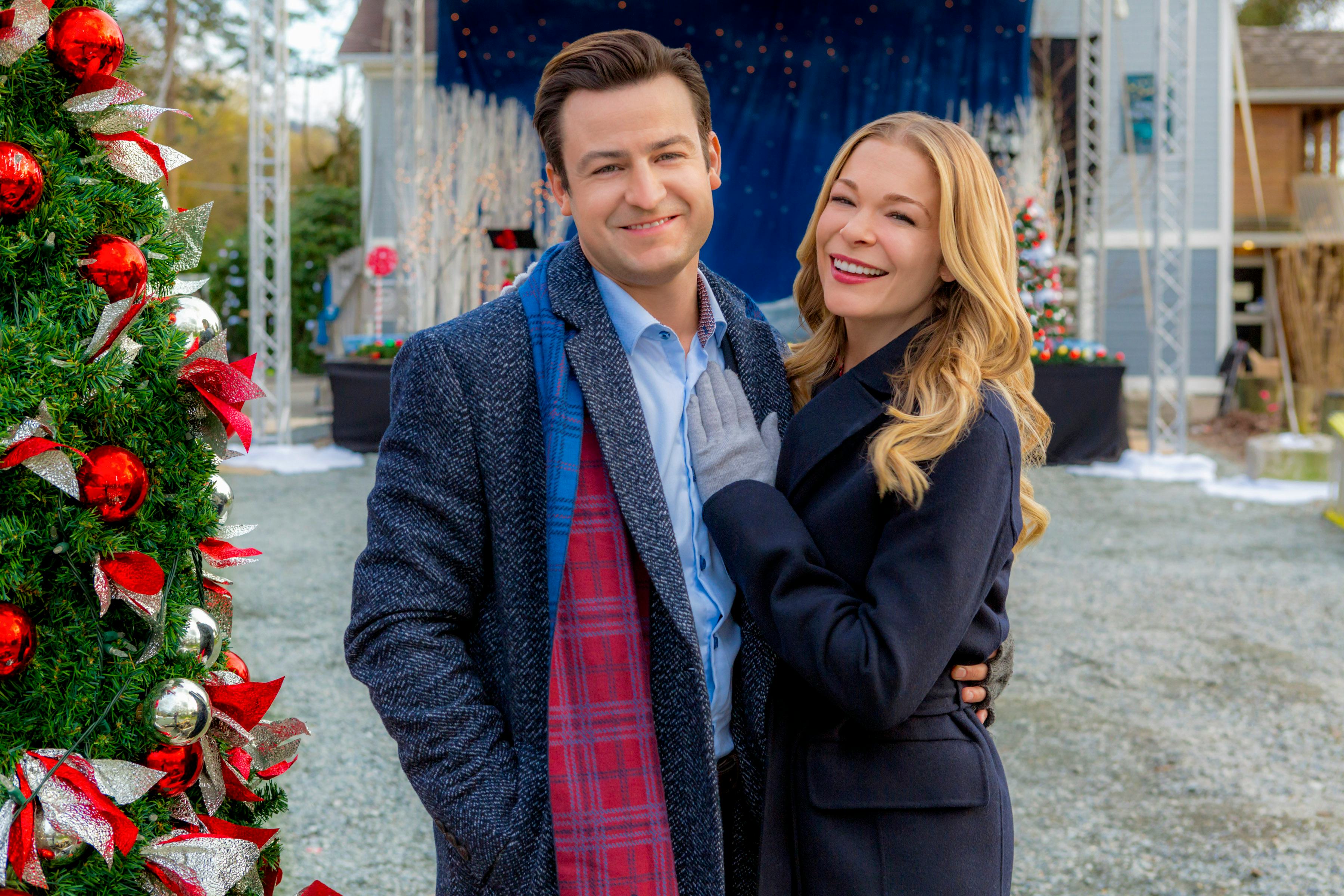 All The 2018 Hallmark Christmas Movies Premiere Dates, So You Can Plan ...