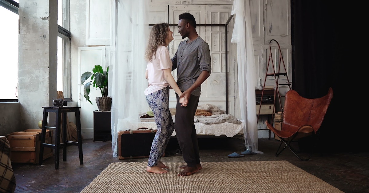 How To Tell If Someone Is Falling In Love With You, Based On Their Zodiac Sign