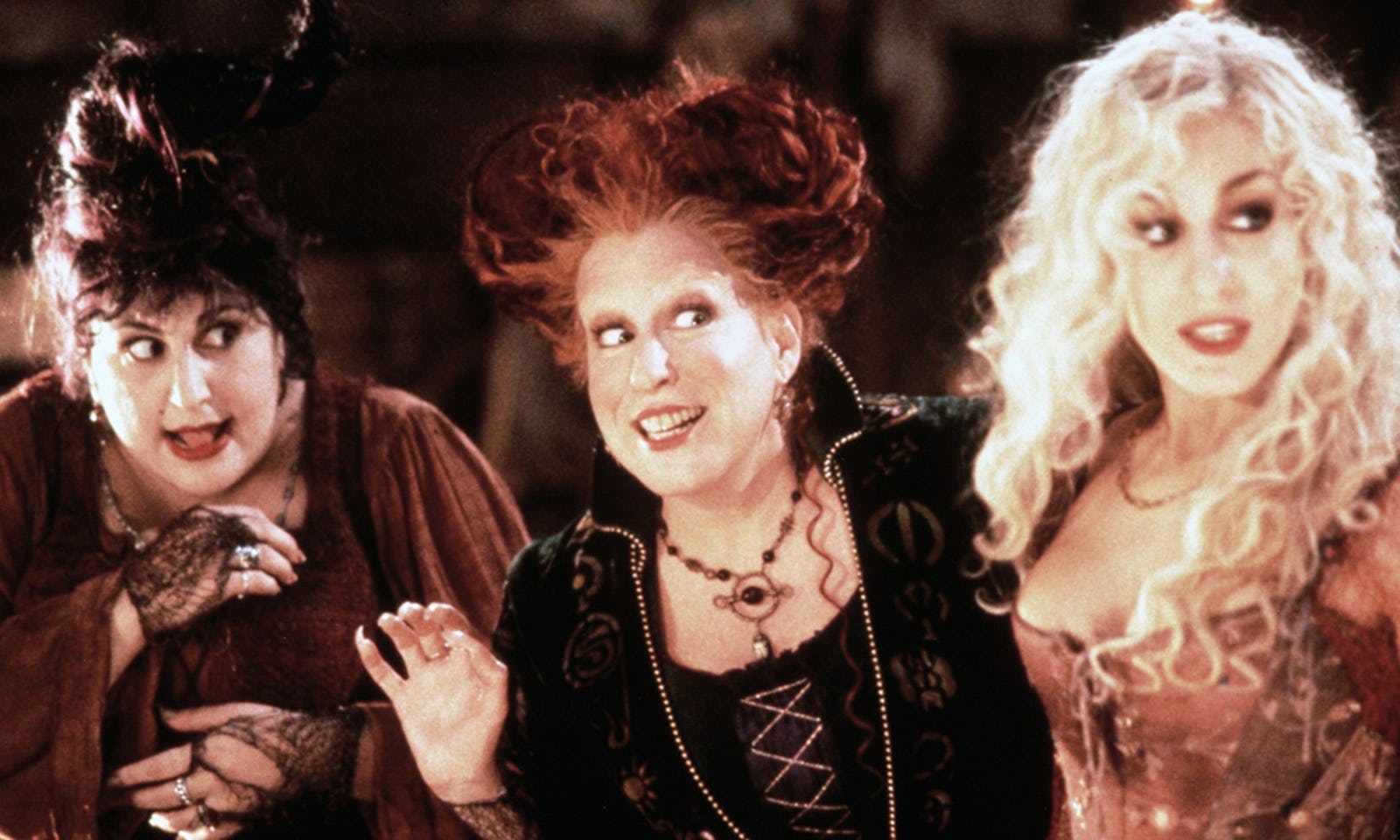 Hocus Pocus Stars Sarah Jessica Parker Bette Midler And Kathy Najimi Revealed Some Bts 4295