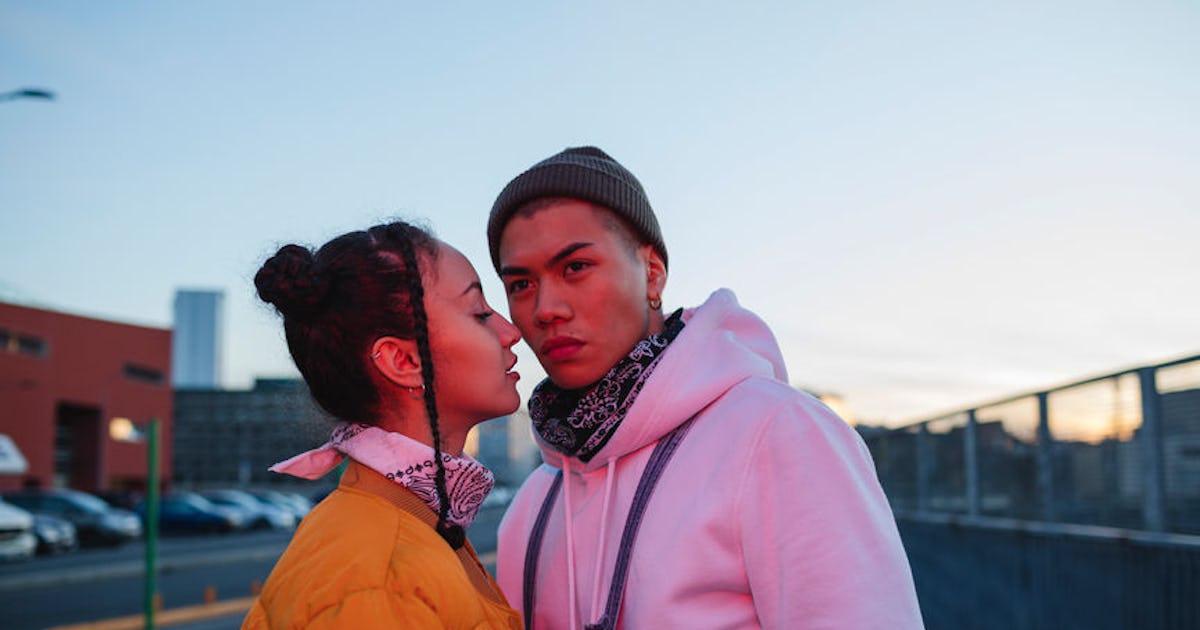 Is Being Inseparable In A Relationship A Bad Sign? This Is Why You ...