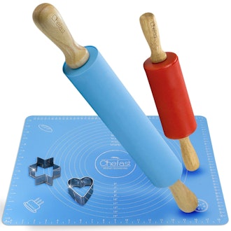 Chefast Non-Stick Rolling Pin and Pastry Mat Set