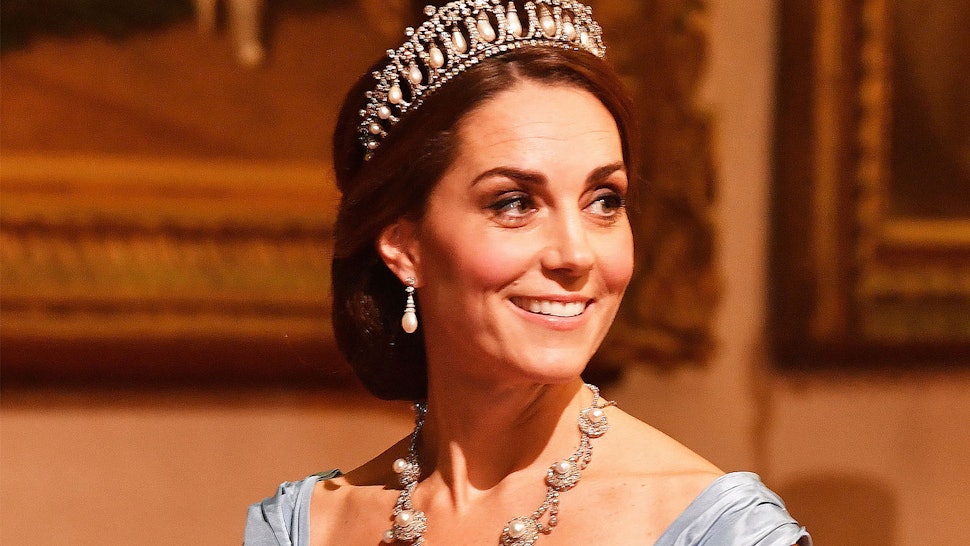 6c55b50a-587b-4eab-b3ca-e698b4be412b-kate-middleton-honor.jpg