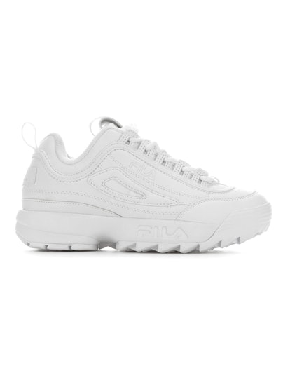 Emily Ratajkowski’s White Sneakers Are So Easy To Style