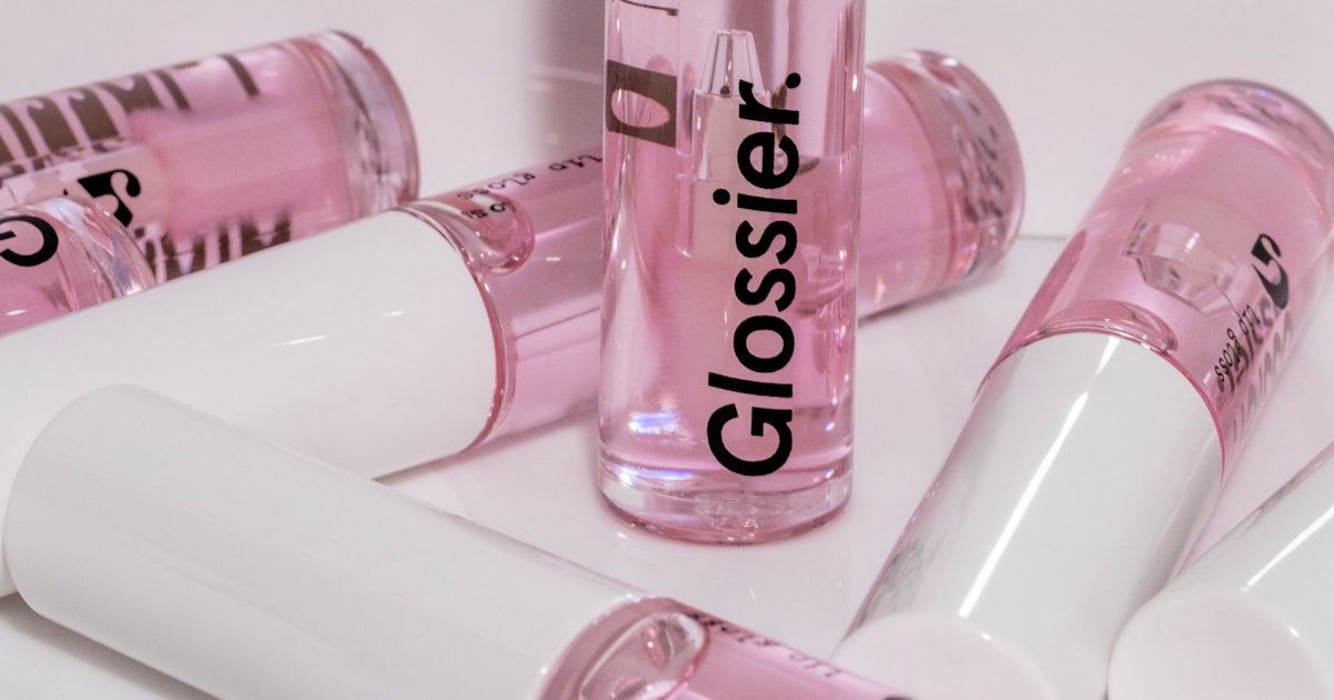 15 Non-Sticky Pink Lip Glosses That Rival Your Middle School Faves
