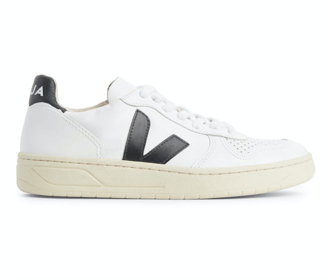 Veja V-10 Trainers