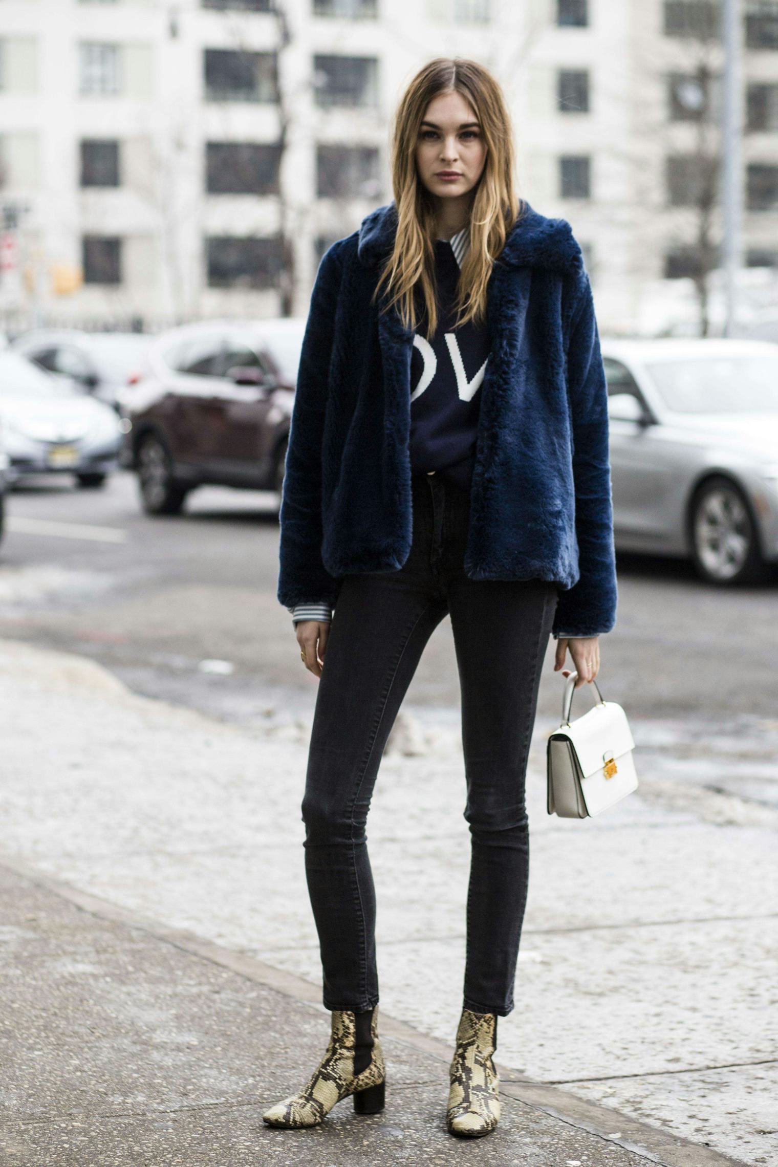 9 Skinny Jeans & Boots Outfits To Try In The Next 90 Days