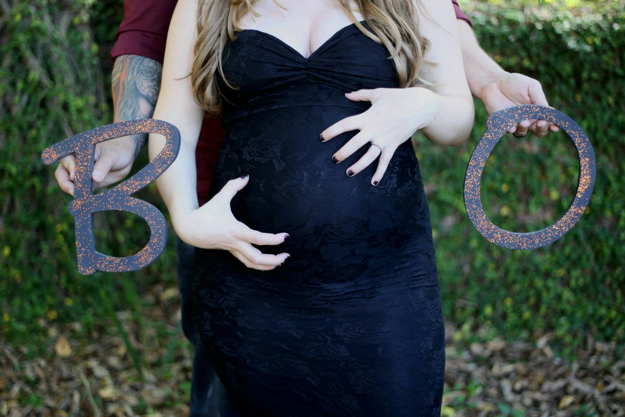13 HalloweenThemed Maternity Shoot Ideas That Bring Out The Best In