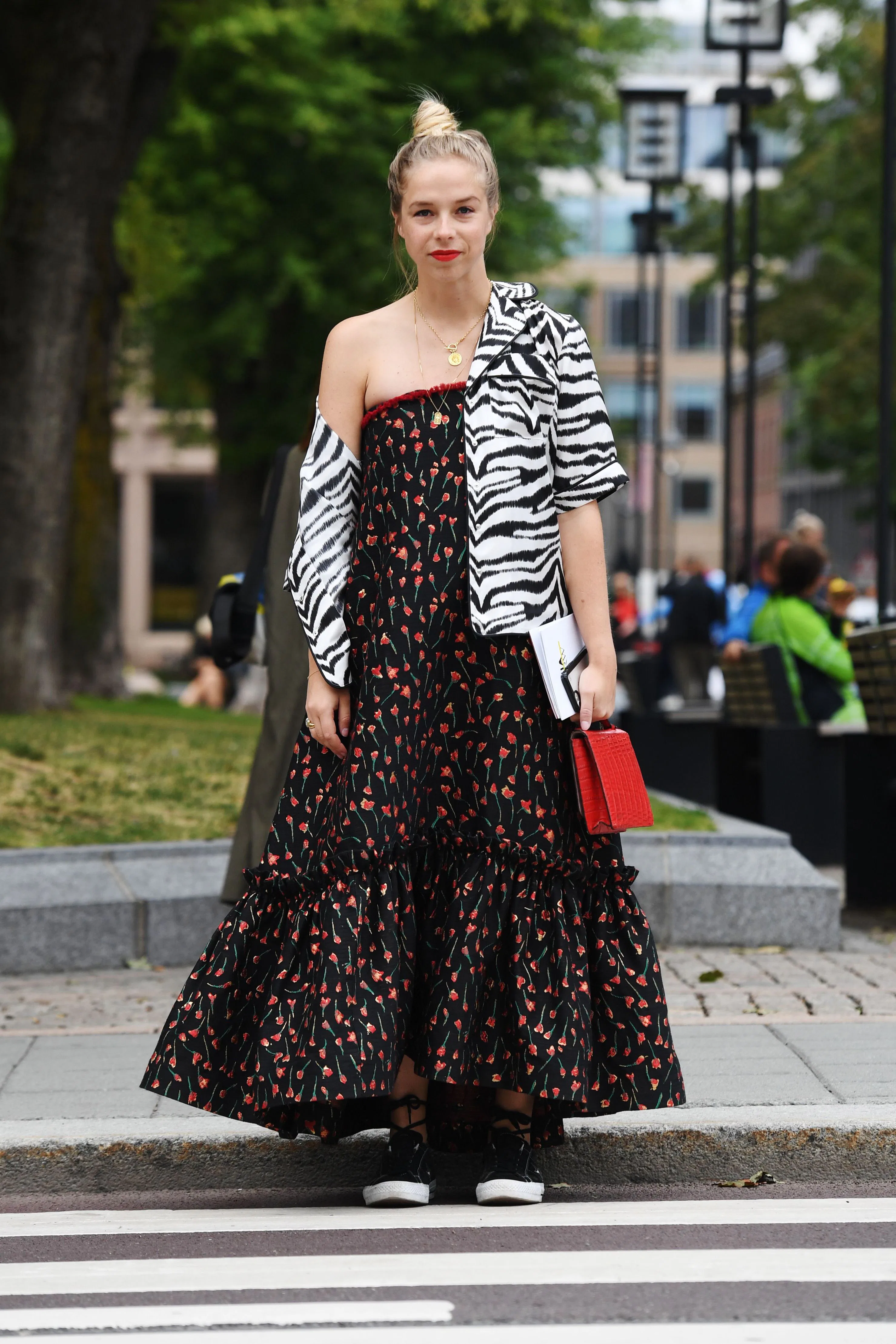 How To Wear Dark Floral Dresses This Fall In 4 Easy Outfits