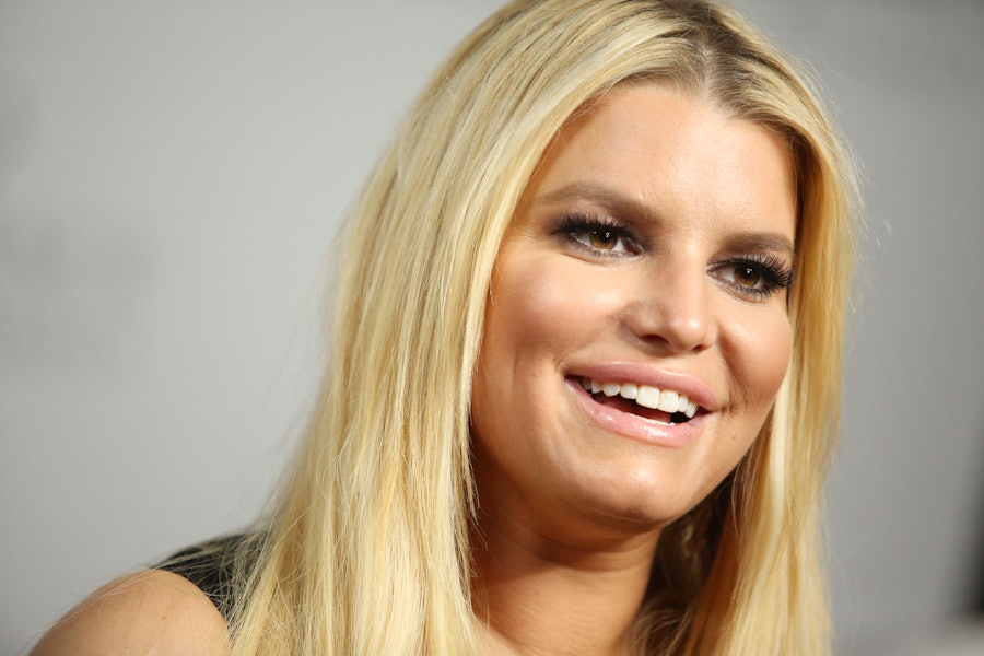 Jessica Simpson S Bleach Blonde Hair Is Easy To Recreate Here S