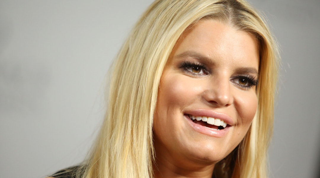Jessica Simpson S Bleach Blonde Hair Is Easy To Recreate Here S What You Should Keep In Mind