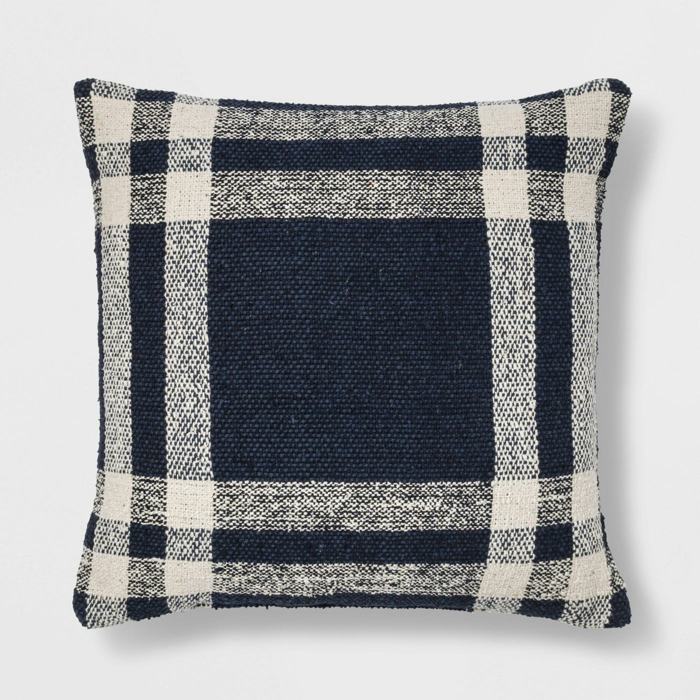 10 Gorgeous Throw Pillows Under 30 That Will Transform Your