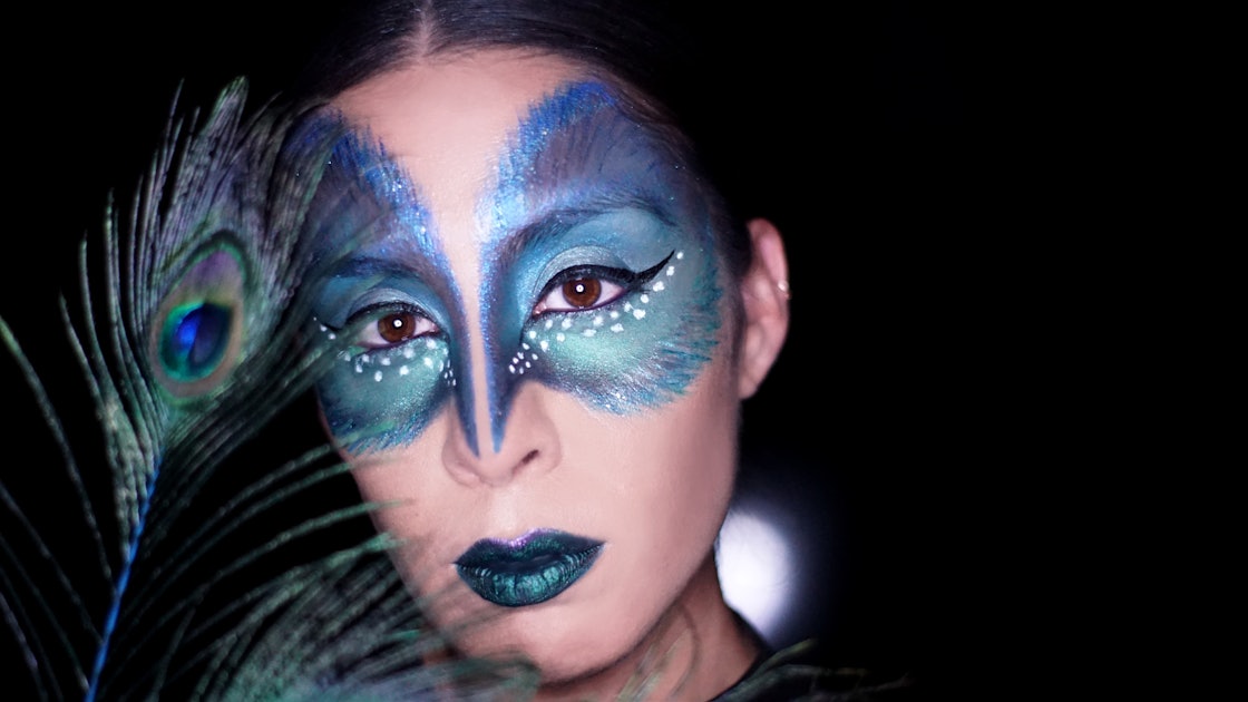 This Peacock Makeup Tutorial Will Make To All The Blue & Green Eyeshadows You Own
