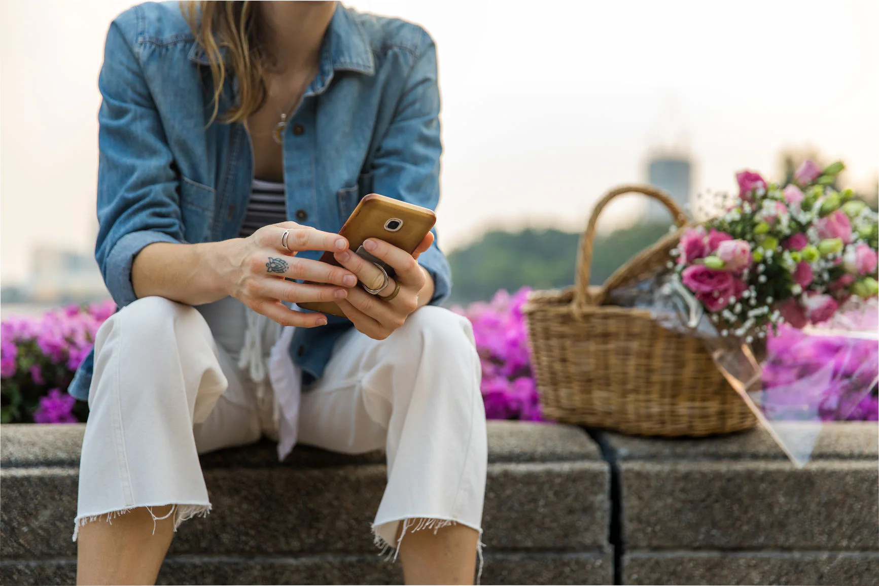 If Your Partner Never Texts Back This Is Why It S So Frustrating