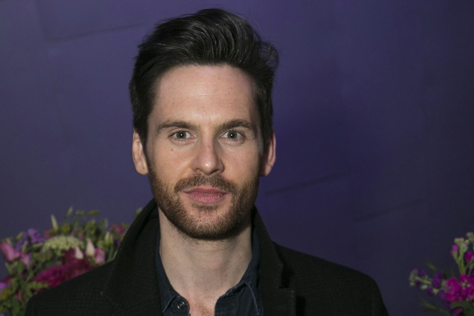 How Did Tom Riley & Lizzy Caplan Meet? The Couple's Relationship Is ...
