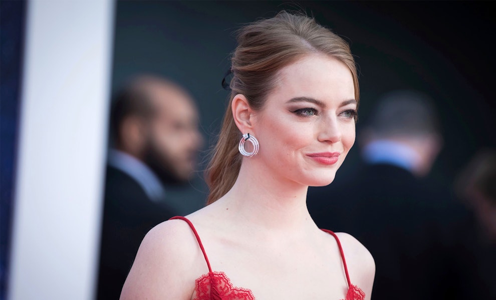 How To Style A Ponytail Like Chrissy Teigen Emma Stone More