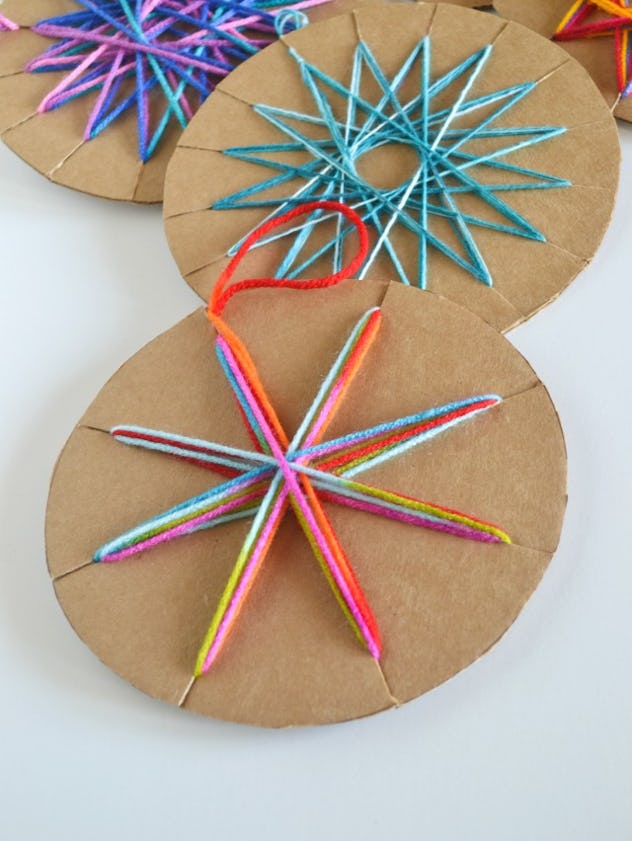 12 Easy Christmas Ornaments Kids Can Make Without Destroying Your House