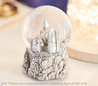Harry Potter Hogwarts Snow Globe