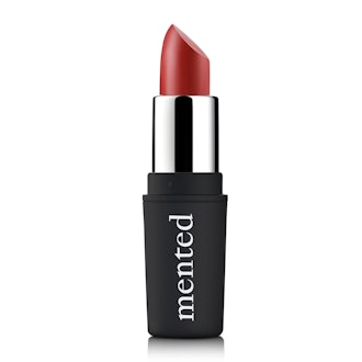 appetit liv Fortæl mig 13 Blue-Based Red Lipsticks That Look Great On Dark Skin
