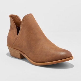 Universal Thread Women's Nora V-Cut Ankle Booties
