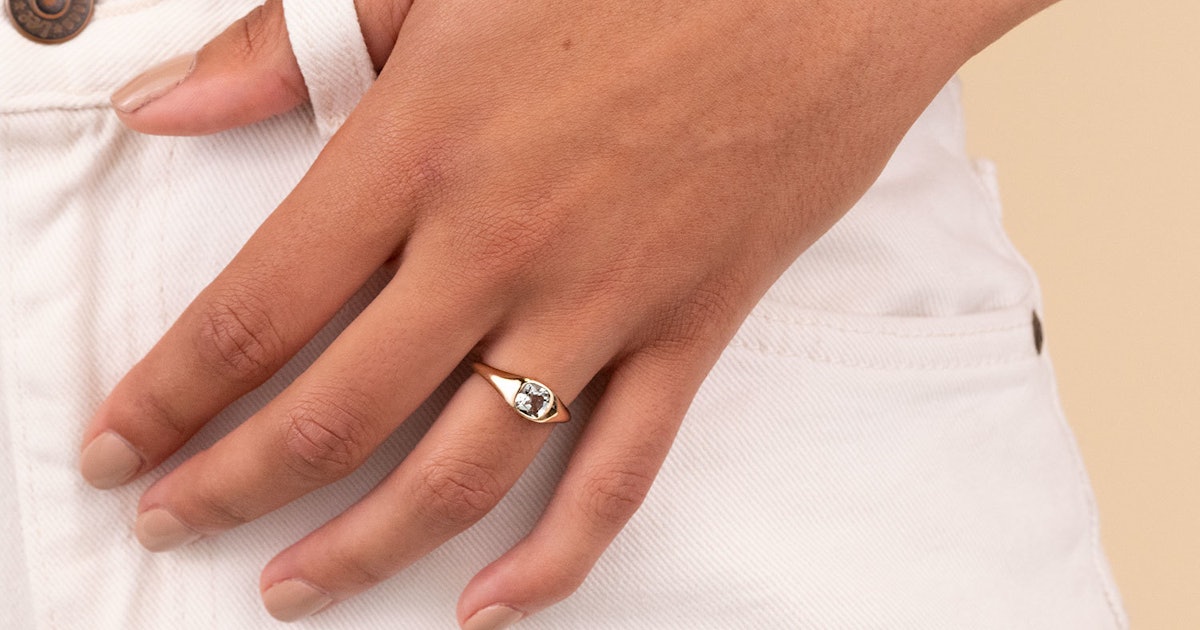 13 Affordable Engagement Rings Under 500 That Are So Stunning 13 Affordable Engagement Rings Under 500 That Are So Stunning