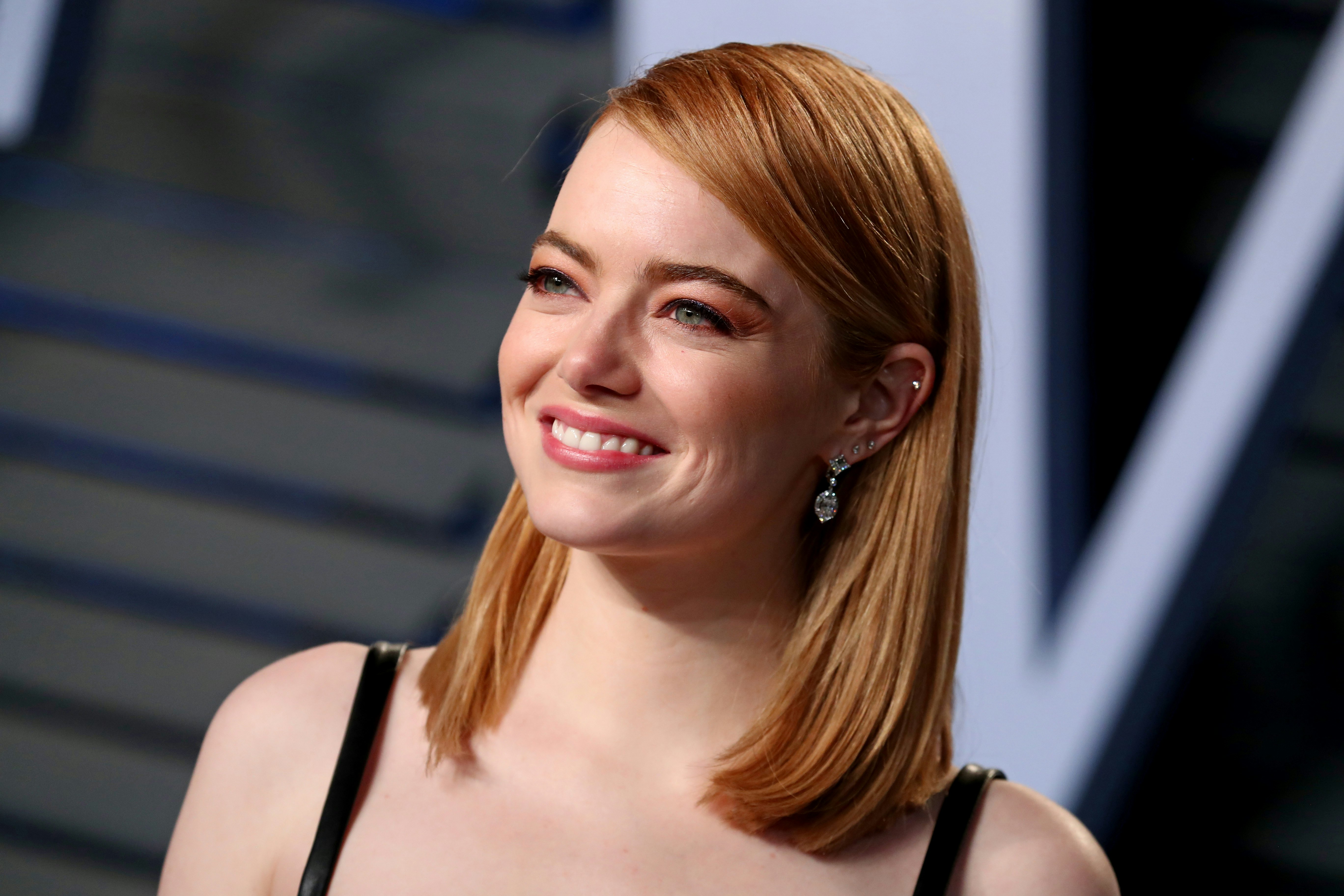 Emma Stone S Wispy Updo At The 10th Annual Governors Awards